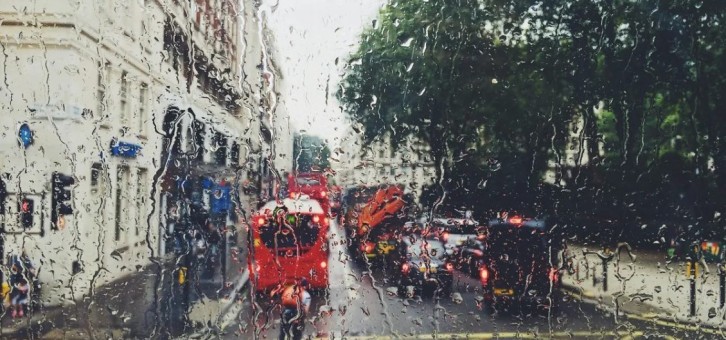 Trifloroasetik Asit Nedir? Kimyanın Güçlü ve Çifte Karakterli Molekülü